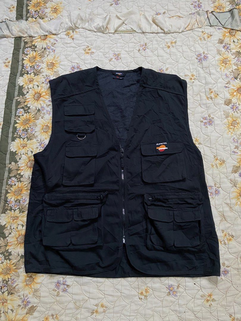 REPSOL 7 POCKET (Category: Vests) located in Salug. Submitted by bagdoi_finds (Listing ID 1464897826, Image 1). Description: .