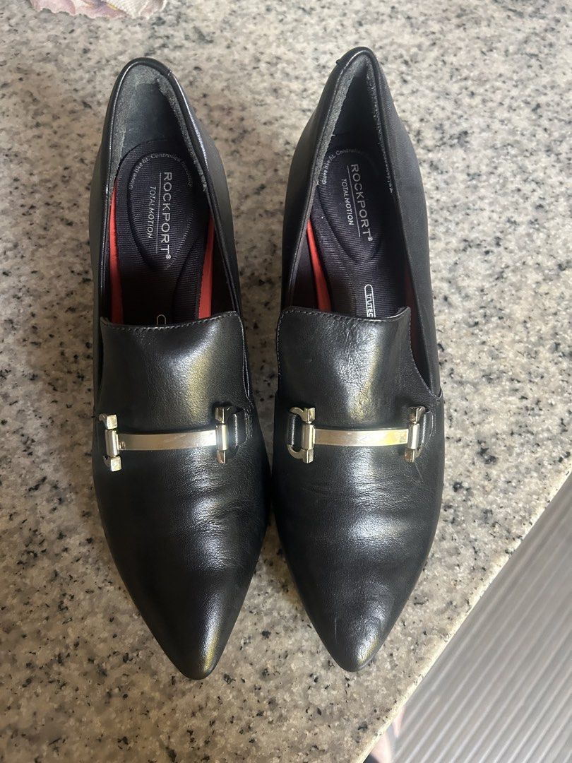 Rockfort loafer 37 leather original (Category: Loafers) located in Cavite. Submitted by cecitrifthshop (Listing ID 1464777449, Image 1). Description: These are black leather slip-on loafers by Rockport (from the Total Motion collection) featuring a pointed toe and golden tome metal bit ornament across the vamp slightly use size 23.5 eur 37.