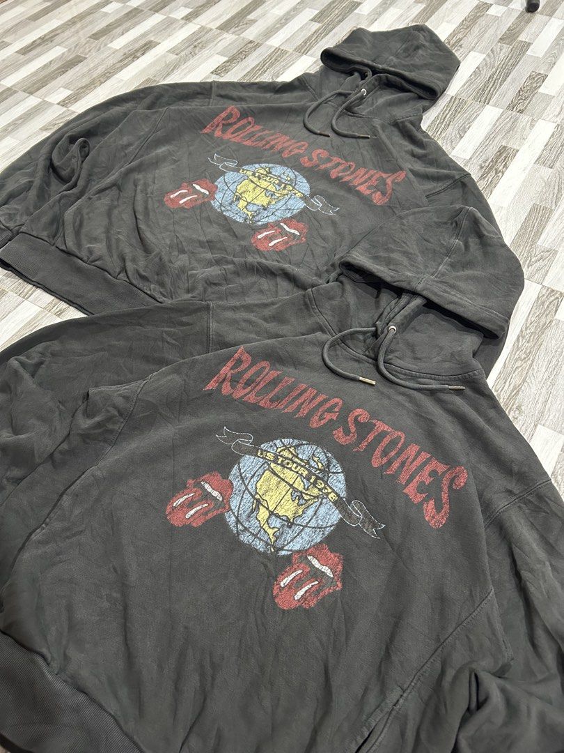 Rollingstone jacket (Category: Coats, Jackets and Outerwear) located in Koronadal. Submitted by lokiefinds (Listing ID 1464940012, Image 2). Description: Aspack 2pcs top10 x rolling stone tour Size M and L Both brand new condition.
