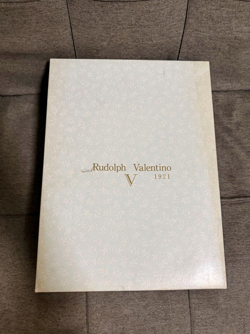 Rudolph Valentino (Category: Bed Frames & Mattresses) located in Batangas. Submitted by stopandshopforluxury (Listing ID 1464791973, Image 2). Description: Original Size: double .