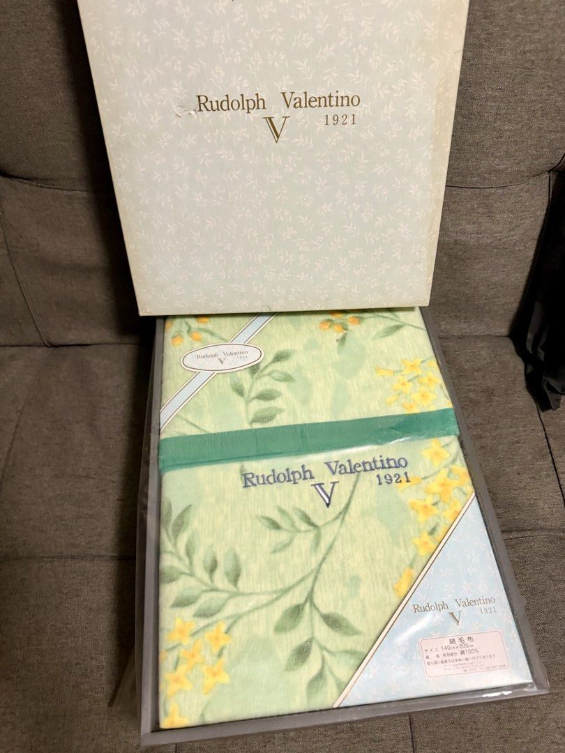 Rudolph Valentino (Category: Bed Frames & Mattresses) located in Batangas. Submitted by stopandshopforluxury (Listing ID 1464791973, Image 1). Description: Original Size: double .