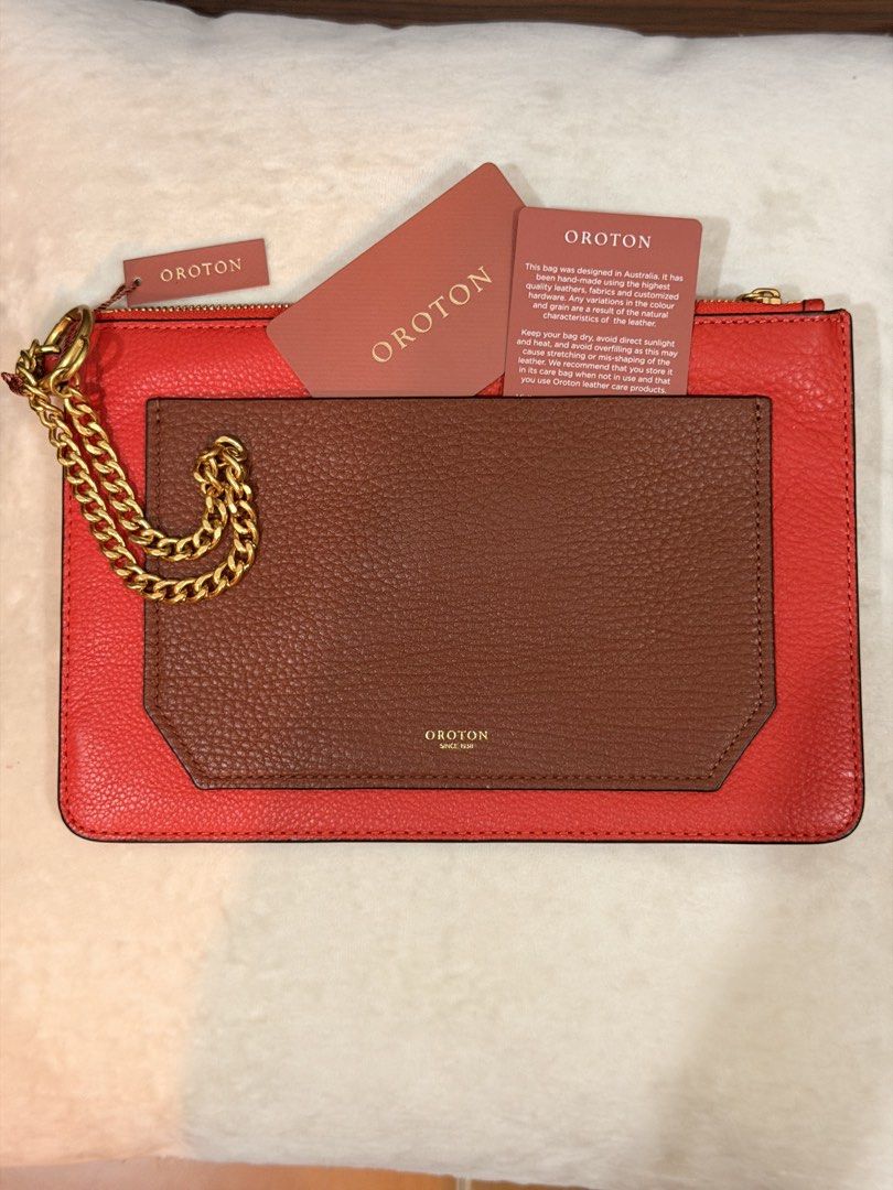 RUSH Oroton Leather Duo Medium Pouch (Category: Luxury Bags & Wallets) located in Makati City. Submitted by banshee1411 (Listing ID 1464932711, Image 1). Description: Brand new / never used, still with tag! 🏷️ 🇦🇺 Oroton — Australian brand Made with genuine Australian leather + heavy, quality hardware. 💰 Bought for ₱10,000+ 🔥 Selling for only ₱2,500 — STEAL PRICE! 📍 San Lorenzo Place, Tower 4 - Brand: Oroton - Material: Genuine Leather - Col