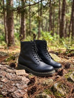 (Category: ) located in . Submitted by rjtbootshop2600 (Listing ID 1464833186, Image 1). Description: .