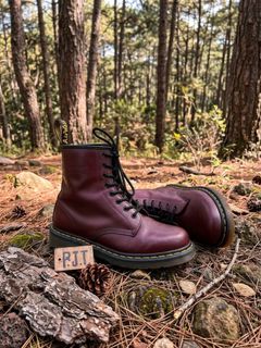(Category: ) located in . Submitted by rjtbootshop2600 (Listing ID 1464830614, Image 1). Description: .