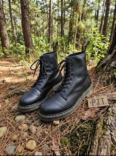 (Category: ) located in . Submitted by rjtbootshop2600 (Listing ID 1464831160, Image 1). Description: .