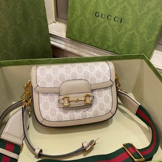 (Category: ) located in . Submitted by bagsandmanymanymore1 (Listing ID 1464803935, Image 1). Description: .