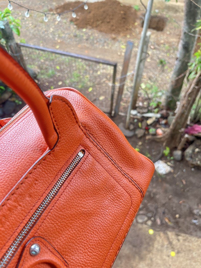 Salvatorre Ferragamo Bag (Category: Luxury Bags & Wallets) located in Baloi. Submitted by yusra3024 (Listing ID 1464770522, Image 2). Description: See pics.