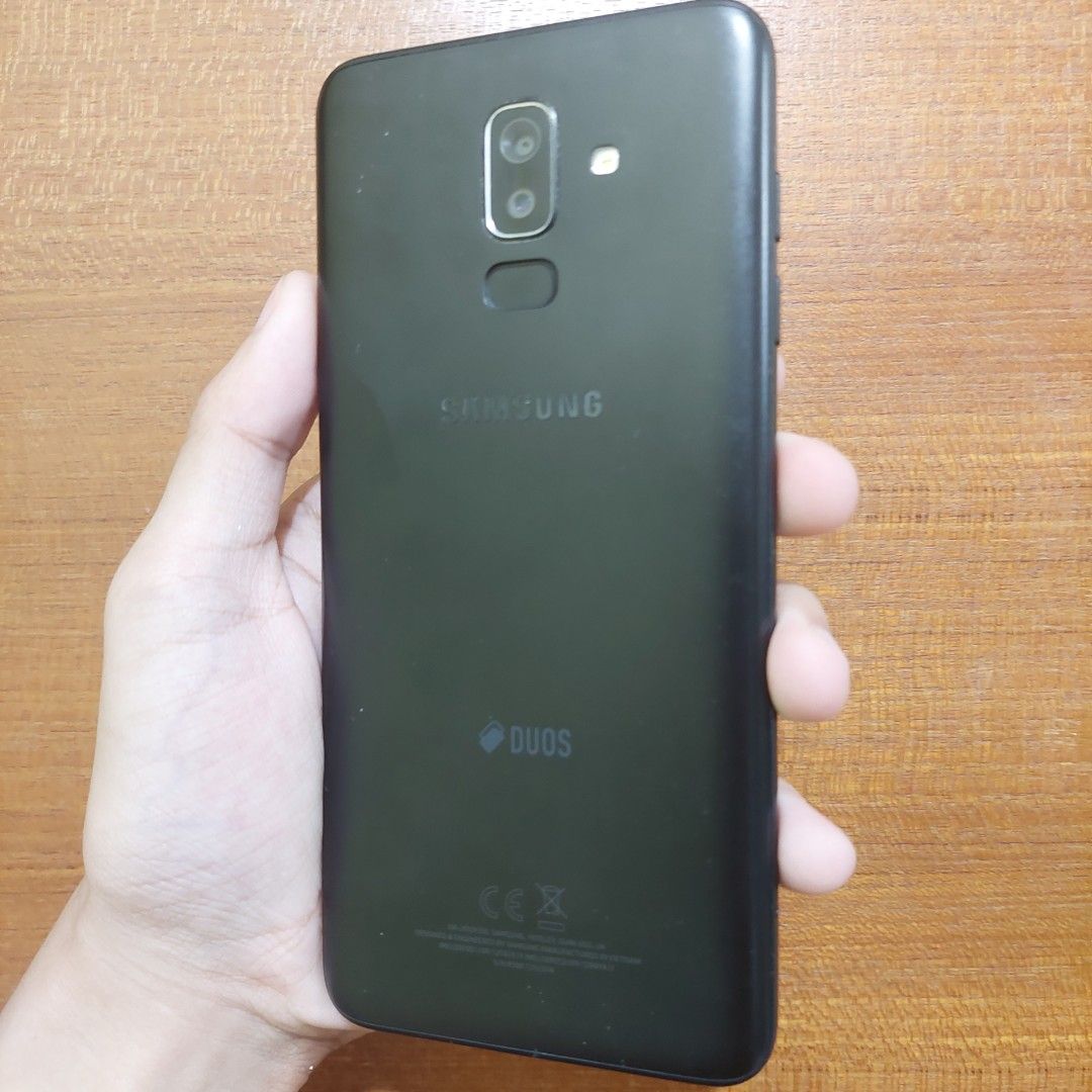 Samsung Galaxy J8 (Category: Samsung) located in Manila. Submitted by itssmorbingtime (Listing ID 1464862955, Image 1). Description: Inclusions: - Unit - Case - Original Adapter - Original Box Specs: - 3 GB RAM - 32 GB ROM Storage - 16 mp rear camera - 16 mp front camera - 3500 mAh battery Info: - No Repair History - AMOLED Screen - Rear Fingerprint Scanner 💰 Price is slightly negotiable 📍Sampaloc, Manila location 💬 Lowballers will be ignored,