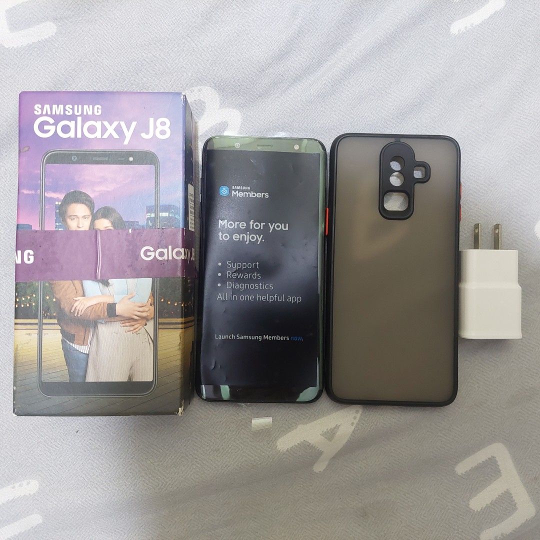 Samsung Galaxy J8 (Category: Samsung) located in Manila. Submitted by itssmorbingtime (Listing ID 1464862955, Image 2). Description: Inclusions: - Unit - Case - Original Adapter - Original Box Specs: - 3 GB RAM - 32 GB ROM Storage - 16 mp rear camera - 16 mp front camera - 3500 mAh battery Info: - No Repair History - AMOLED Screen - Rear Fingerprint Scanner 💰 Price is slightly negotiable 📍Sampaloc, Manila location 💬 Lowballers will be ignored,