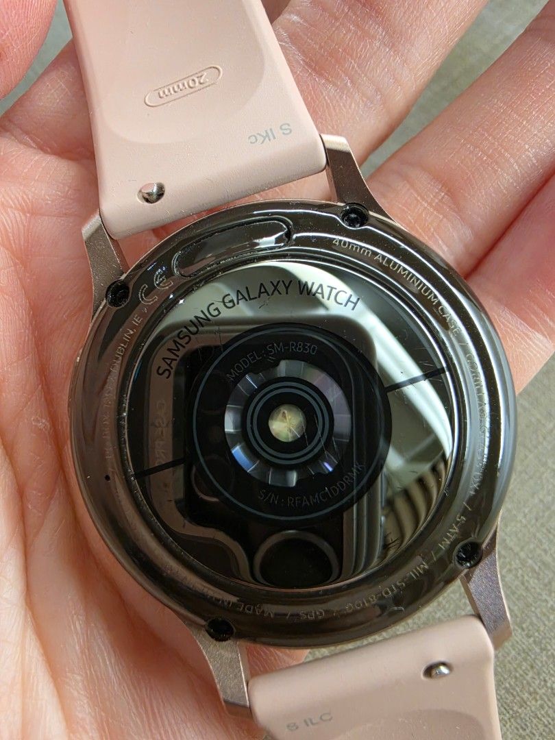 Samsung Galaxy Watch Active 2 (Category: Wearables & Smart Watches) located in Quezon City. Submitted by eftopez07 (Listing ID 1464873705, Image 3). Description: Samsung Galaxy Watch Active 2 (40mm) 100% Authentic Rose gold aluminum case with gorilla glass,comes in original silicon strap No scratches and no defects.