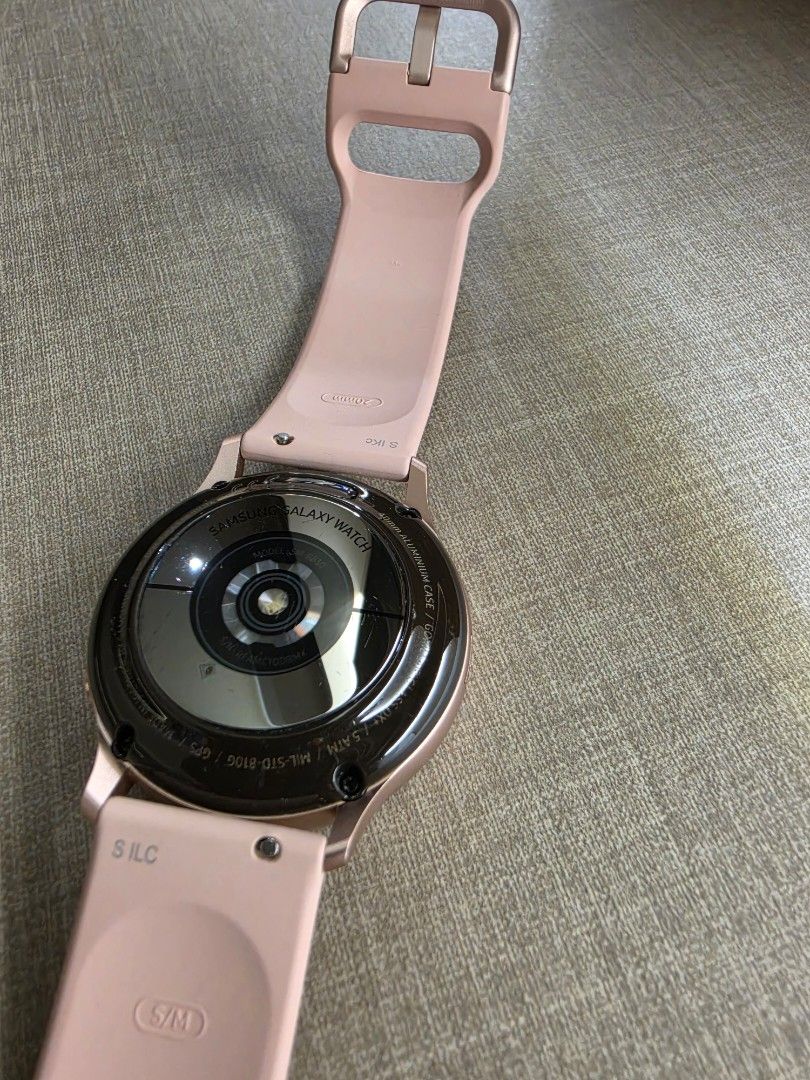 Samsung Galaxy Watch Active 2 (Category: Wearables & Smart Watches) located in Quezon City. Submitted by eftopez07 (Listing ID 1464873705, Image 2). Description: Samsung Galaxy Watch Active 2 (40mm) 100% Authentic Rose gold aluminum case with gorilla glass,comes in original silicon strap No scratches and no defects.