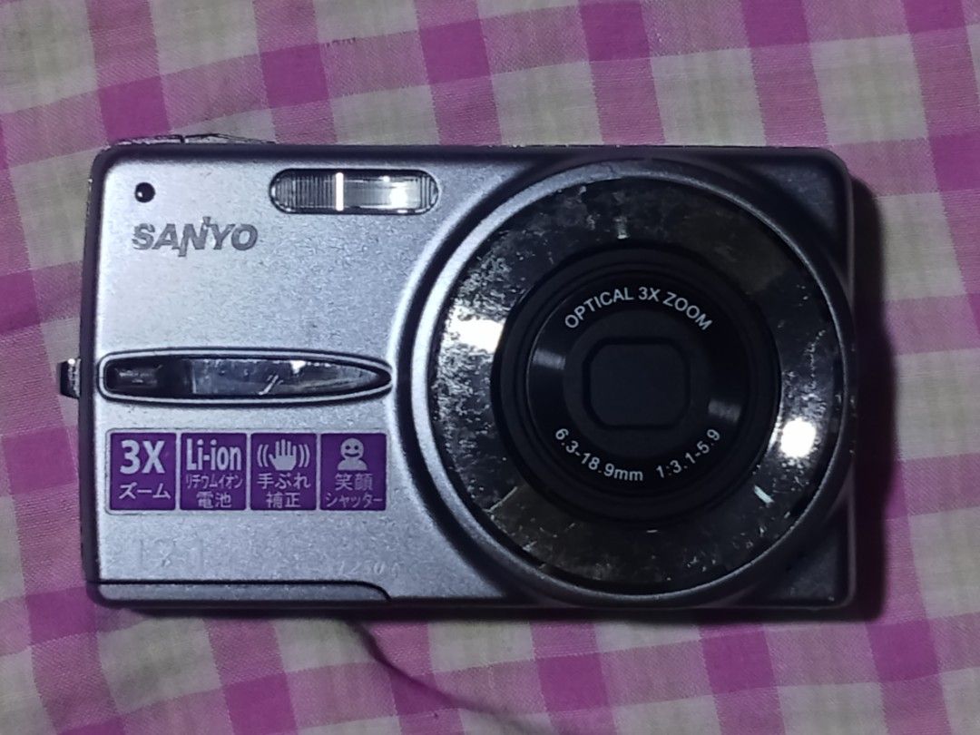 Sanyo DSC X1250 digital camera digicam (Category: Cameras) located in Manila. Submitted by ughhhnotagain (Listing ID 1464902316, Image 1). Description: SANYO DSC X1250 - working flash and every buttons, lcd has a small black spot - new battery - no sd card - no charger included but i can give the battery charger for free - price is negotiable - you can ask for more sample pics if the one displayed are not sufficient enough :).