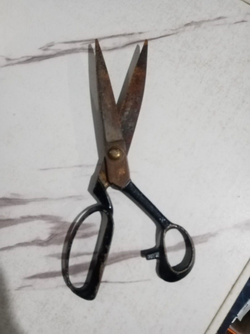 Scissors (Category: Home Improvement Tools & Accessories) located in Caloocan City. Submitted by 4kidsstore (Listing ID 1464968681, Image 1). Description: .