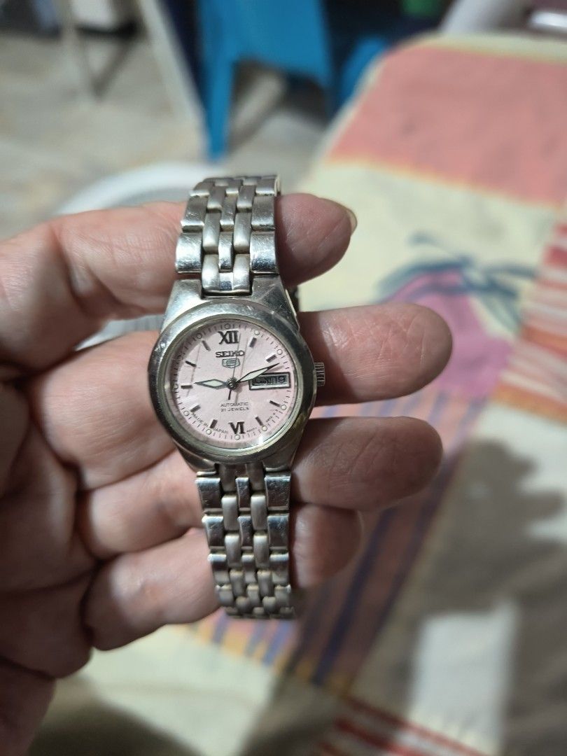 Seiko 5 Vintage watch (Category: Women's Watches) located in Cavite. Submitted by sophiayudequina (Listing ID 1464964834, Image 2). Description: Seiko 5 Automatic ladies watch Used RFS: nka stock lng Price: 2500 MOD; pick up MOP: gcash Loc: Molino 3 Bacoor Sophia 09265740431.