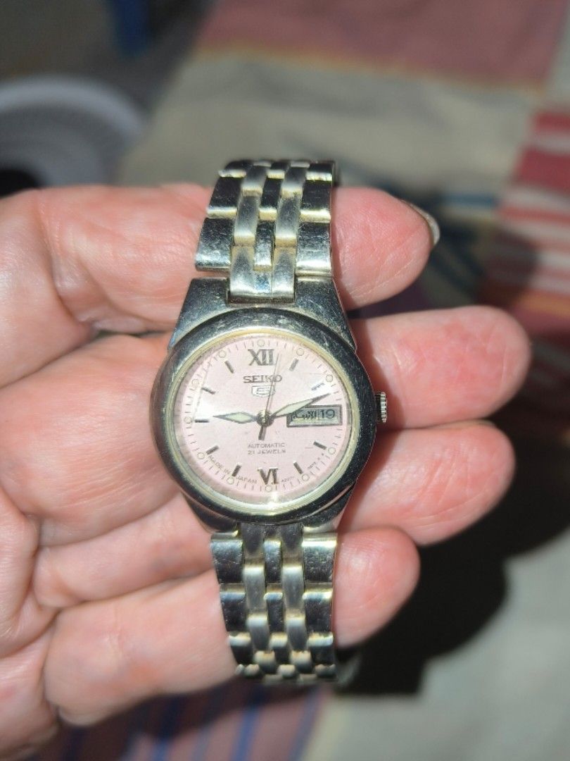 Seiko 5 Vintage watch (Category: Women's Watches) located in Cavite. Submitted by sophiayudequina (Listing ID 1464964834, Image 1). Description: Seiko 5 Automatic ladies watch Used RFS: nka stock lng Price: 2500 MOD; pick up MOP: gcash Loc: Molino 3 Bacoor Sophia 09265740431.