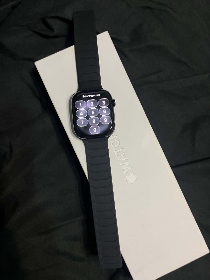 Series 10 (Category: Luxury Watches) located in Caloocan City. Submitted by freeriver-79bd71 (Listing ID 1464852960, Image 2). Description: - Brand/Model: Apple Watch Series 10 - Size/Color: 42mm, Jet Black - Strap: Space Black Sport Band - Condition: Excellent, complete with original box - Features: Sleek design, bright display, perfect for daily wear and fitness tracking.