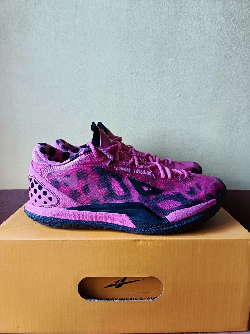 Serious Player Only Game1 Low (Category: Sneakers) located in Navotas City. Submitted by ian_27 (Listing ID 1464950589, Image 2). Description: SPO Game1 Low 'Polka dots' Size 8 Complete box w/ explosive midsole Used good condition - 3,500 php Navotas City free sf kung malapit.