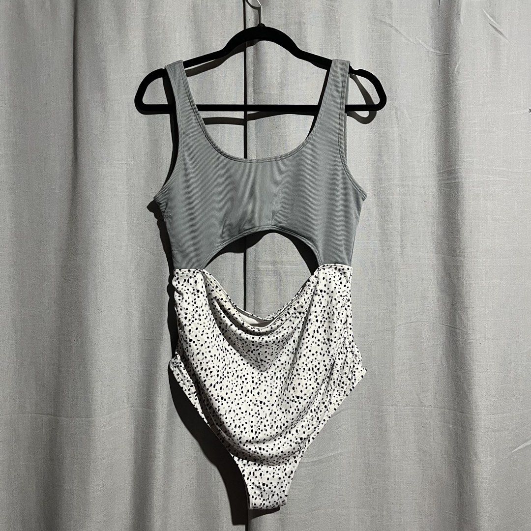 Shein Cut-Out One-Piece Swimsuit (Category: Bikinis & Swimsuits) located in Tanjay. Submitted by febmarie (Listing ID 1464849441, Image 1). Description: 📍 Negros Oriental 📦 J&T — SF c/o buyer.