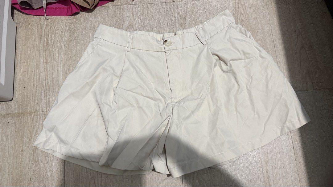 Shein Trouser Shorts (Category: Shorts) located in Quezon City. Submitted by dinesaur (Listing ID 1464897070, Image 2). Description: 1xl.