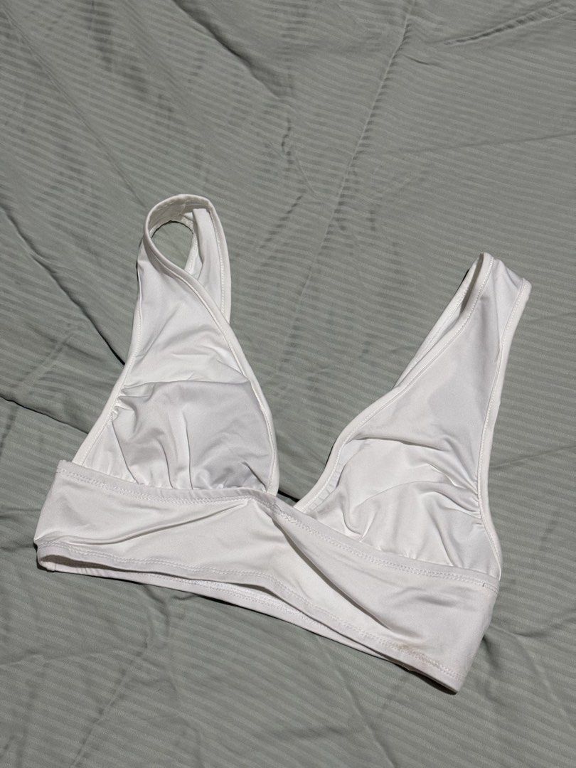 SHEIN White Plunging Bikini Plunge / Stylish / Basic (Category: Others Tops) located in Manila. Submitted by dohertytt (Listing ID 1464780680, Image 1). Description: Petite Large (medium body frame) .