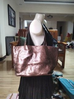 (Category: ) located in . Submitted by alluringvenus.thriftshop (Listing ID 1464875632, Image 1). Description: .