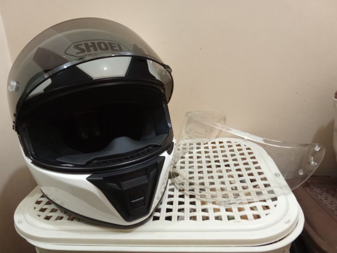 SHOEI RYD (Category: Helmets and other Riding Gears) located in Pasig City. Submitted by kamote_lover0727 (Listing ID 1464816106, Image 2). Description: SHOEI RYD Gloss white Medium used but not abused.