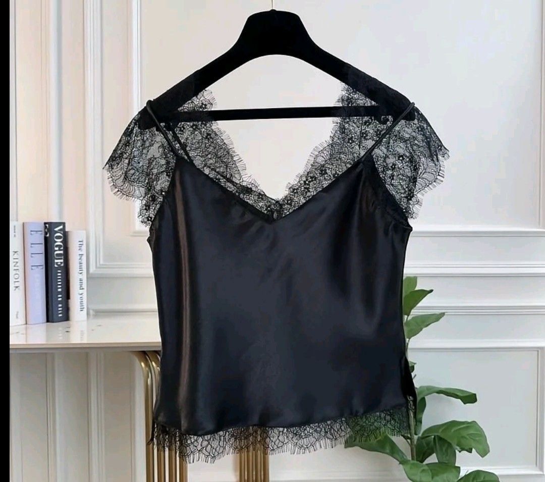 SILK LACE TOP (Category: Blouses) located in Oas. Submitted by majess_shiraishi (Listing ID 1464890597, Image 1). Description: Tags removed, but never been worn can fit up to Large Frames.