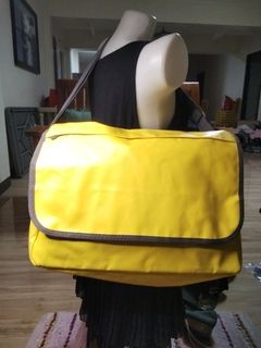 (Category: ) located in . Submitted by alluringvenus.thriftshop (Listing ID 1464879957, Image 1). Description: .