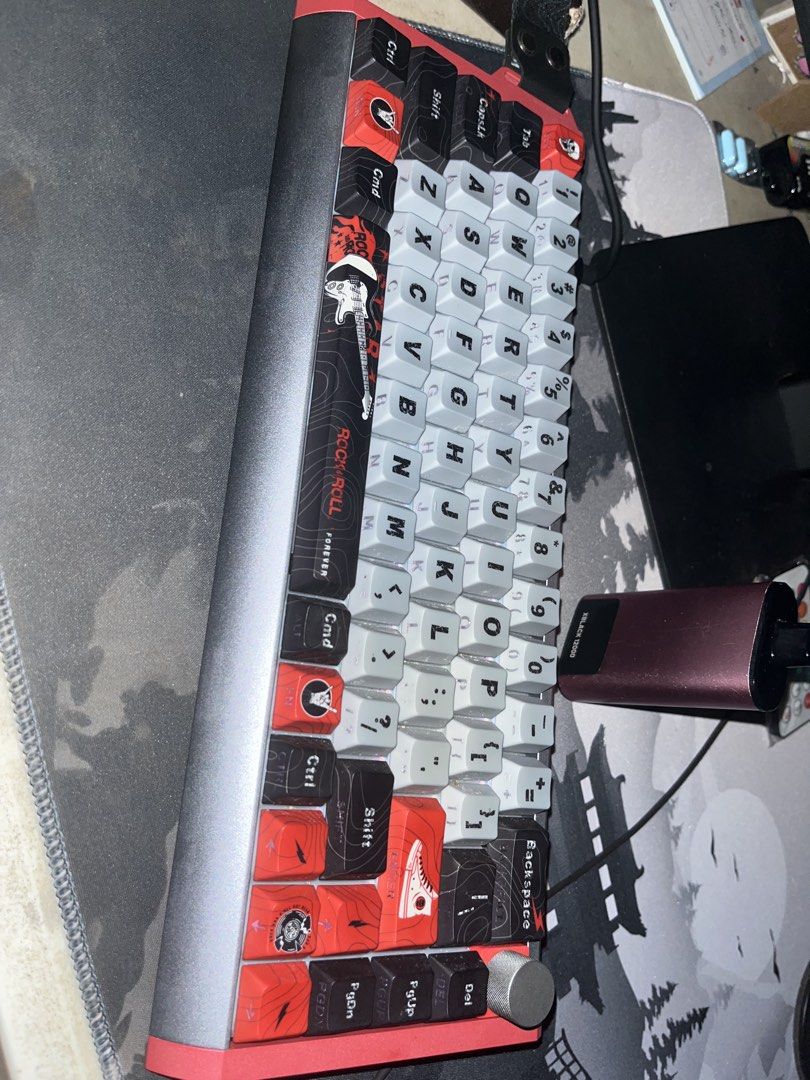 Skyloong GK68 Mix (Category: Computer Keyboard) located in Antipolo. Submitted by nglhlly (Listing ID 1464904930, Image 3). Description: FS!! 3.7k LP Skyloong GK68 Mix Quick Specs: -10,000mAh Battery -All Aluminum CNC Case -Tri-mode (Wired, 2.4ghz, and Bluetooth) -Hot-swappable knob -Compatible with traditional switches and Hall Effect/TMR switches Just bought it this June, though medyo madumi na yung loob ng silicone and may chip na yung upper r