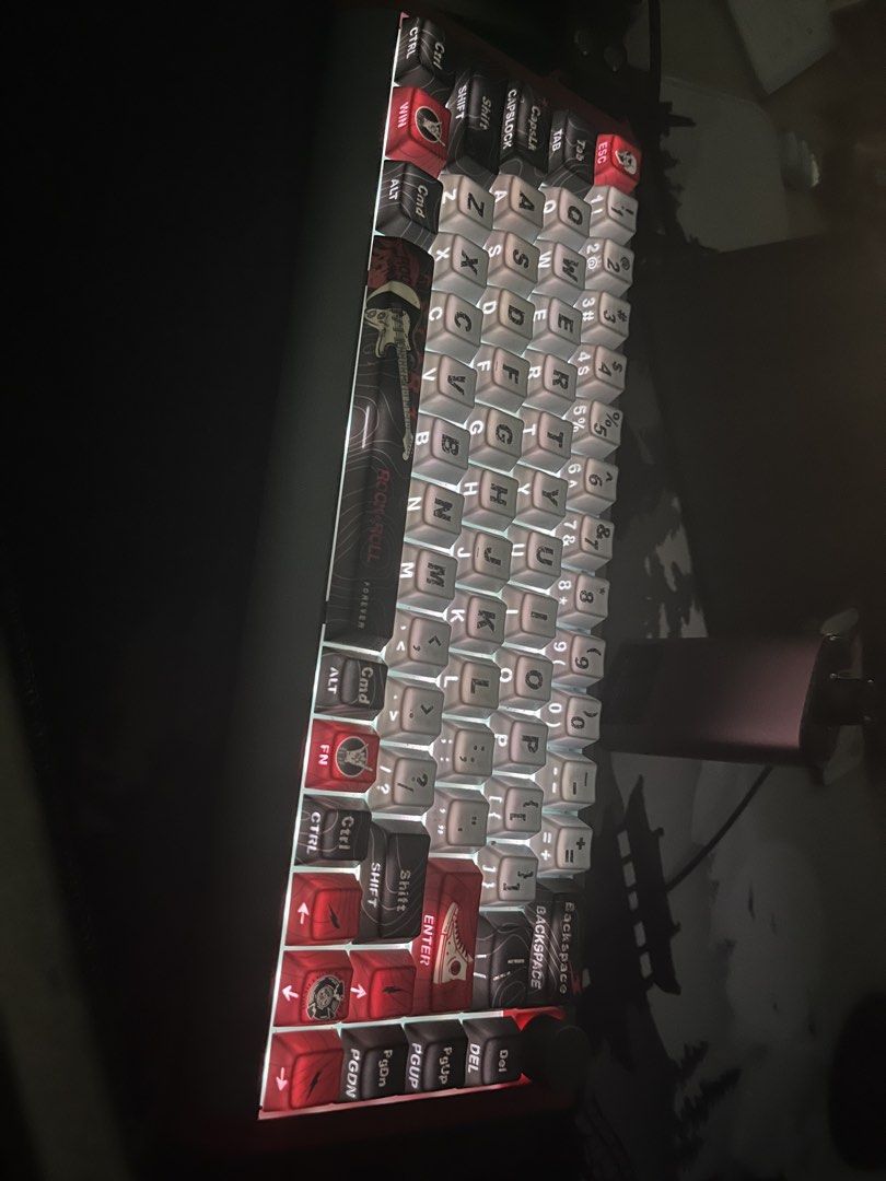 Skyloong GK68 Mix (Category: Computer Keyboard) located in Antipolo. Submitted by nglhlly (Listing ID 1464904930, Image 1). Description: FS!! 3.7k LP Skyloong GK68 Mix Quick Specs: -10,000mAh Battery -All Aluminum CNC Case -Tri-mode (Wired, 2.4ghz, and Bluetooth) -Hot-swappable knob -Compatible with traditional switches and Hall Effect/TMR switches Just bought it this June, though medyo madumi na yung loob ng silicone and may chip na yung upper r