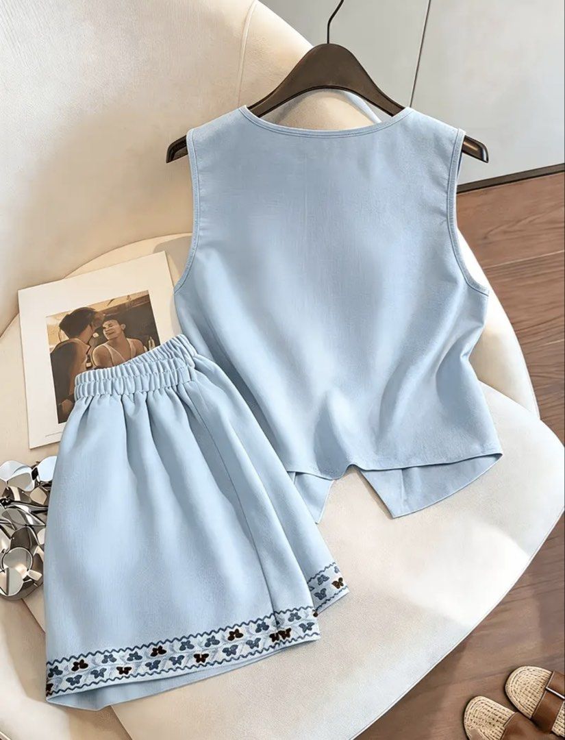 Sleveless vest and Shorts sets (Category: Sets or Coordinates) located in Manila. Submitted by signatureessentialsph (Listing ID 1464938592, Image 2). Description: Sleveless Vest and shorts Set Size: Xsmall-small Dm if interested 📩 Available Check out via Tiktok J&T Express Lalamove.
