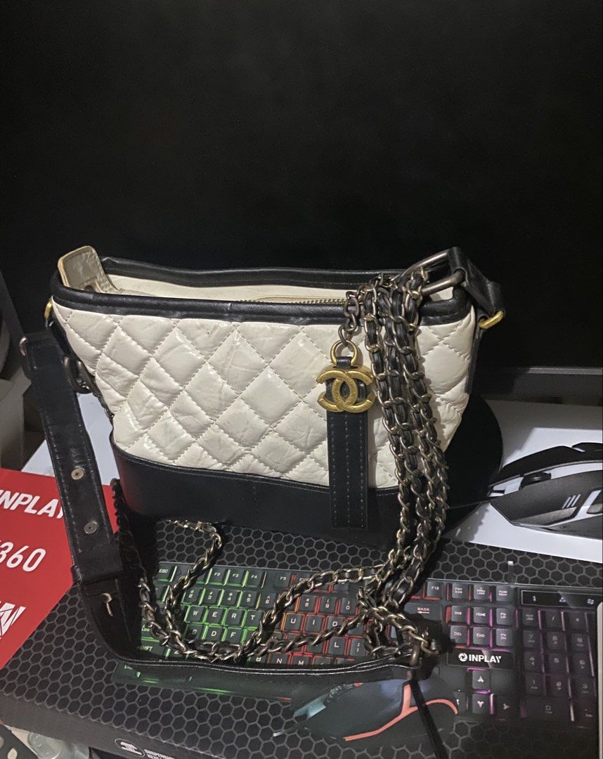 Sling bag (Category: Cross-body Bags) located in Manila. Submitted by gelaimarieh (Listing ID 1464881978, Image 2). Description: .