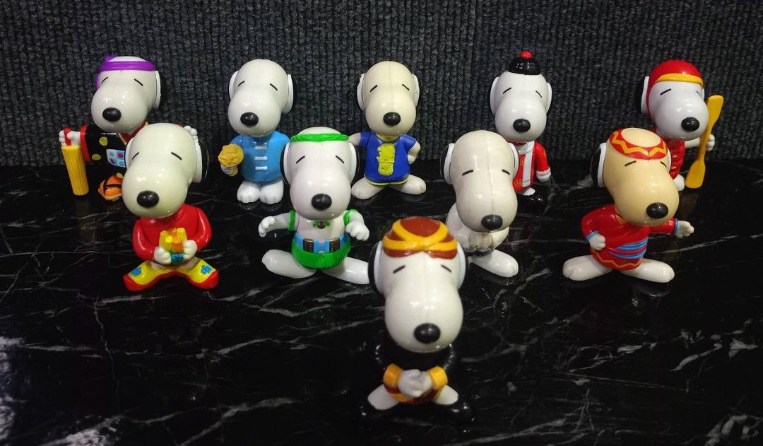 SNOOPY AROUND THE WORLD 1998 (Category: Vintage Collectibles) located in Baguio. Submitted by rbcollections14 (Listing ID 1464791449, Image 2). Description: 𝗔𝘀 𝗜𝘀 | 𝙒𝙮𝙨𝙞𝙬𝙮𝙜 1𝘀𝘁 𝘁𝗼 𝗽𝗮𝘆 𝗚𝗲𝘁𝘀 𝘁𝗵𝗲 𝗜𝘁𝗲𝗺 𝑵𝒐 𝒅𝒆𝒍𝒆𝒕𝒊𝒏𝒈/ 𝒆𝒅𝒊𝒕𝒊𝒏𝒈 𝒐𝒇 𝒄𝒐𝒎𝒎𝒆𝒏𝒕𝒔 𝑵𝒐 𝒄𝒂𝒏𝒄𝒆𝒍𝒍𝒂𝒕𝒊𝒐𝒏 𝑵𝒐 𝒓𝒆𝒕𝒖𝒓𝒏, 𝑵𝒐 𝒆𝒙𝒄𝒉𝒂𝒏𝒈𝒆 (𝒖𝒏𝒍𝒆𝒔𝒔 𝑭𝒍𝒂𝒘𝒔 / 𝒊𝒔𝒔𝒖𝒆𝒔 𝒂𝒓𝒆 𝒏𝒐𝒕 𝒔𝒕𝒂𝒕𝒆𝒅) 🧭 𝗕𝗔𝗚𝗨𝗜𝗢 𝗖𝗜𝗧𝗬