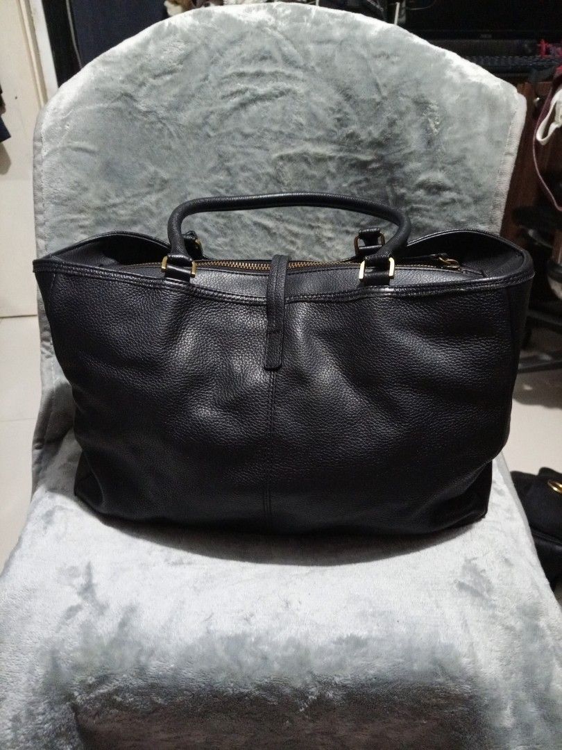 Soft Leather Shoulder Bag (Category: Shoulder Bags) located in Davao. Submitted by hermiepiam75360 (Listing ID 1464884209, Image 2). Description: .