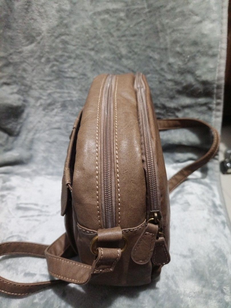 HUSH HUSH Soft Leather Sling Bag (Category: Cross-body Bags) located in Davao. Submitted by hermiepiam75360 (Listing ID 1464905671, Image 3). Description: .