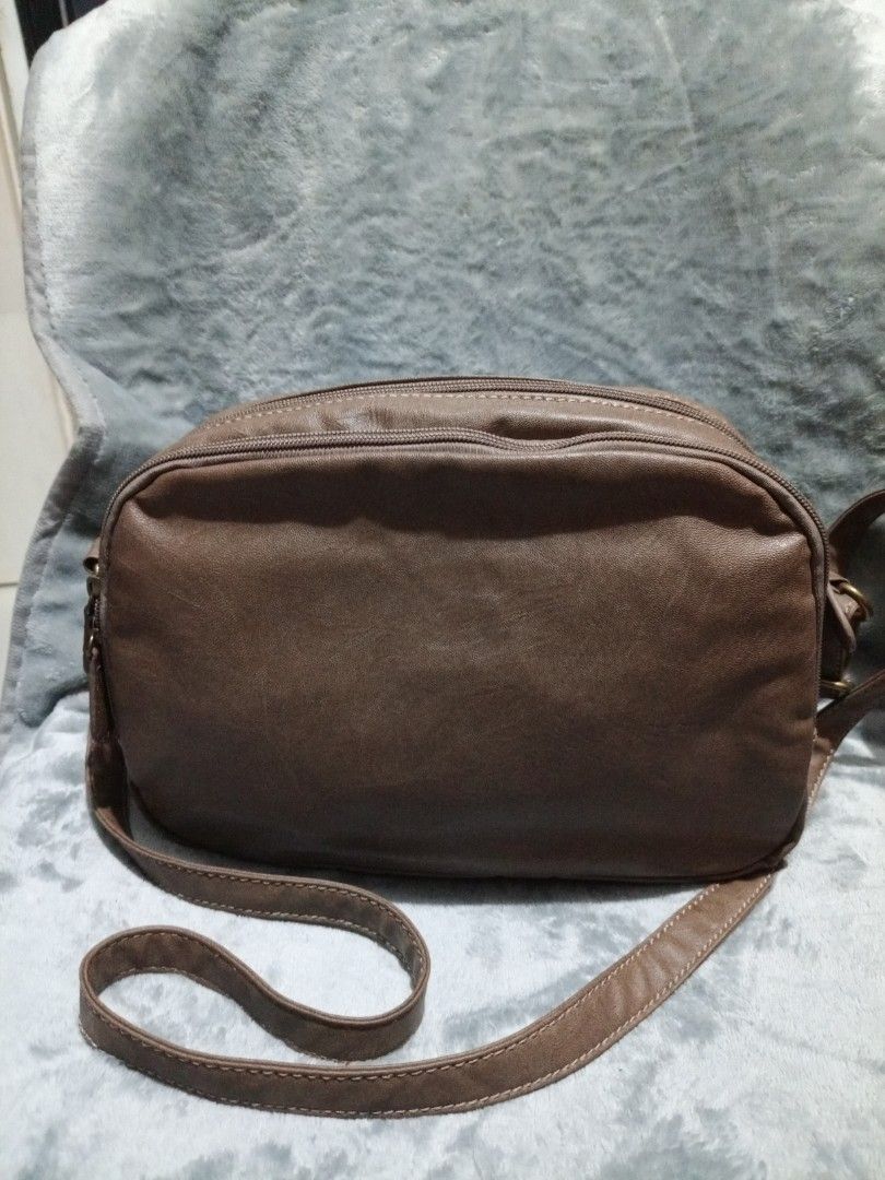 HUSH HUSH Soft Leather Sling Bag (Category: Cross-body Bags) located in Davao. Submitted by hermiepiam75360 (Listing ID 1464905671, Image 2). Description: .