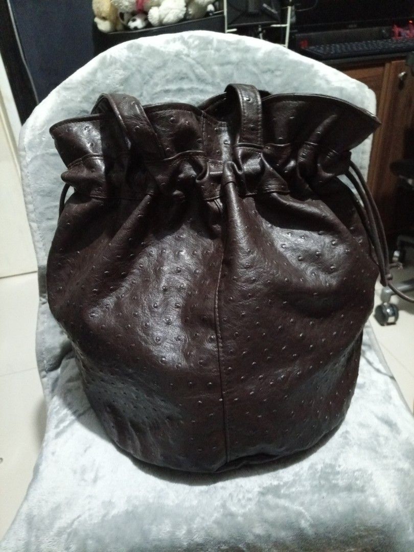 Soft Ostrich Leather Shoulder Bag (Category: Tote Bags) located in Davao. Submitted by hermiepiam75360 (Listing ID 1464893357, Image 2). Description: .