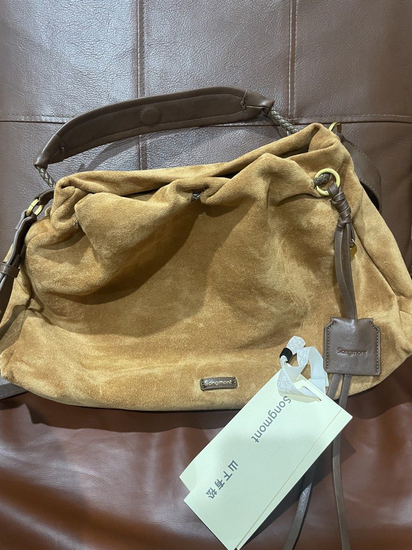 Songmont Suede Gather Bag (Category: Shoulder Bags) located in Imus. Submitted by daaayan123 (Listing ID 1464931752, Image 1). Description: .