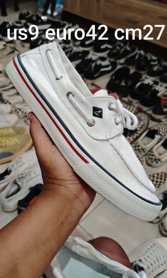 Sperry top sider (Category: Sneakers) located in Sultan Kudarat. Submitted by thrifted01 (Listing ID 1464904186, Image 1). Description: us9 mens loc mindanao.