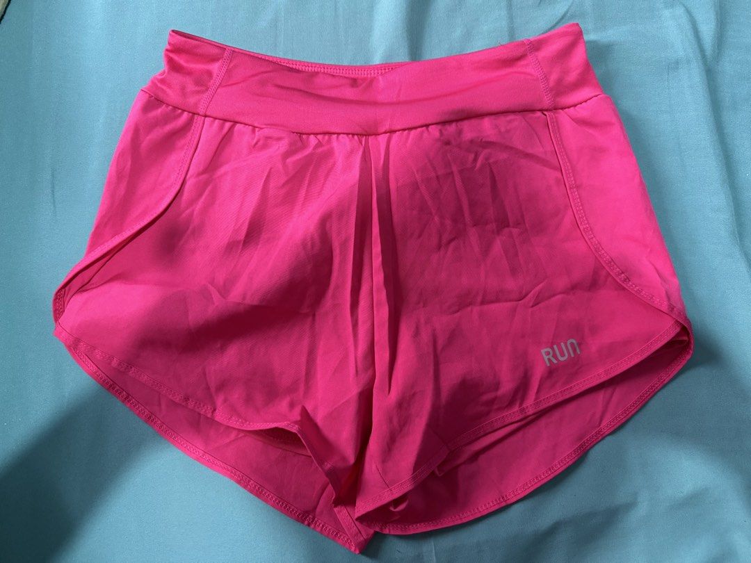 Sport Shorts (Category: Activewear) located in Marikina City. Submitted by garaa1230 (Listing ID 1464900995, Image 1). Description: Closure Type: Elastic waist Size Type: Normal type Material: Tasan Compression Wear: Yes Sports Type: Universal Sports Feature: Breathable Fit: Slim-fitting .