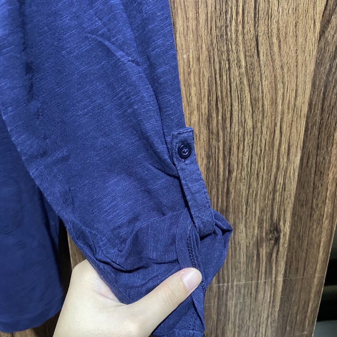 Springfield Navy Blue Paris Eiffel Tower Long Sleeve Top (Category: Longsleeves) located in Marikina City. Submitted by jeliie (Listing ID 1464882888, Image 3). Description: No issue.