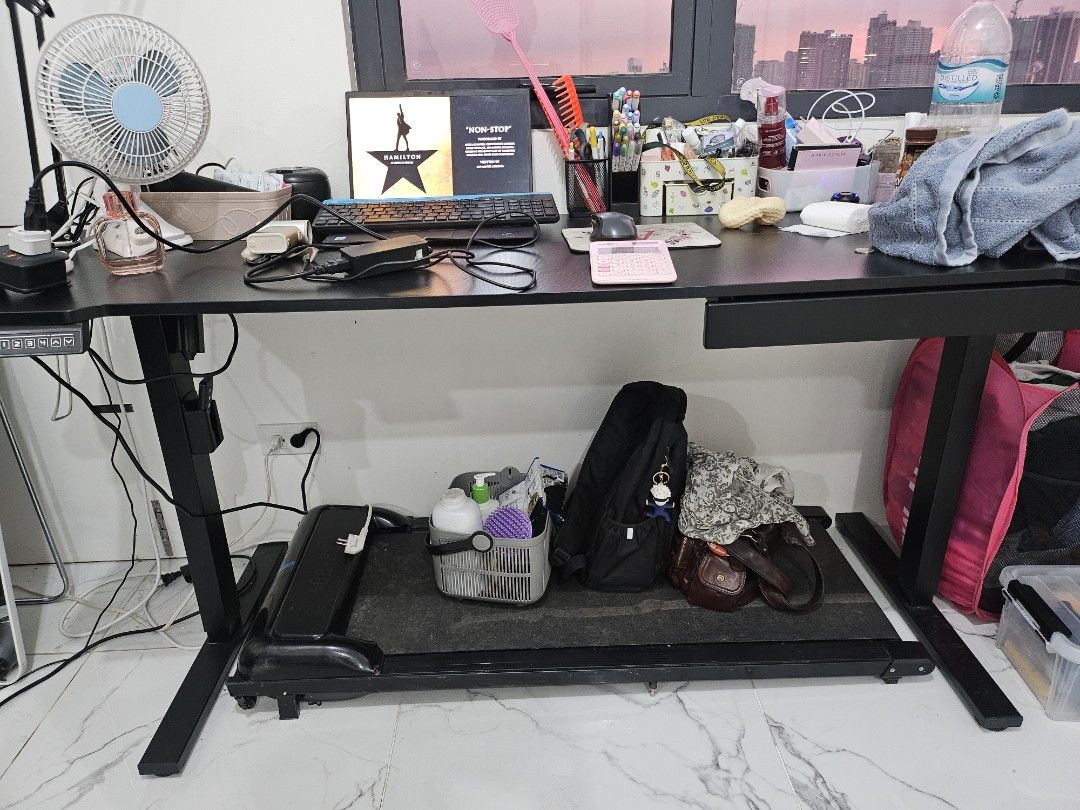 STANDING TABLE (Category: Coffee & Tea Tableware) located in Manila. Submitted by jarengc (Listing ID 1464880909, Image 1). Description: RFS: need smaller table AVAILABLE FOR SWAP!! add cash if you have simple small table.