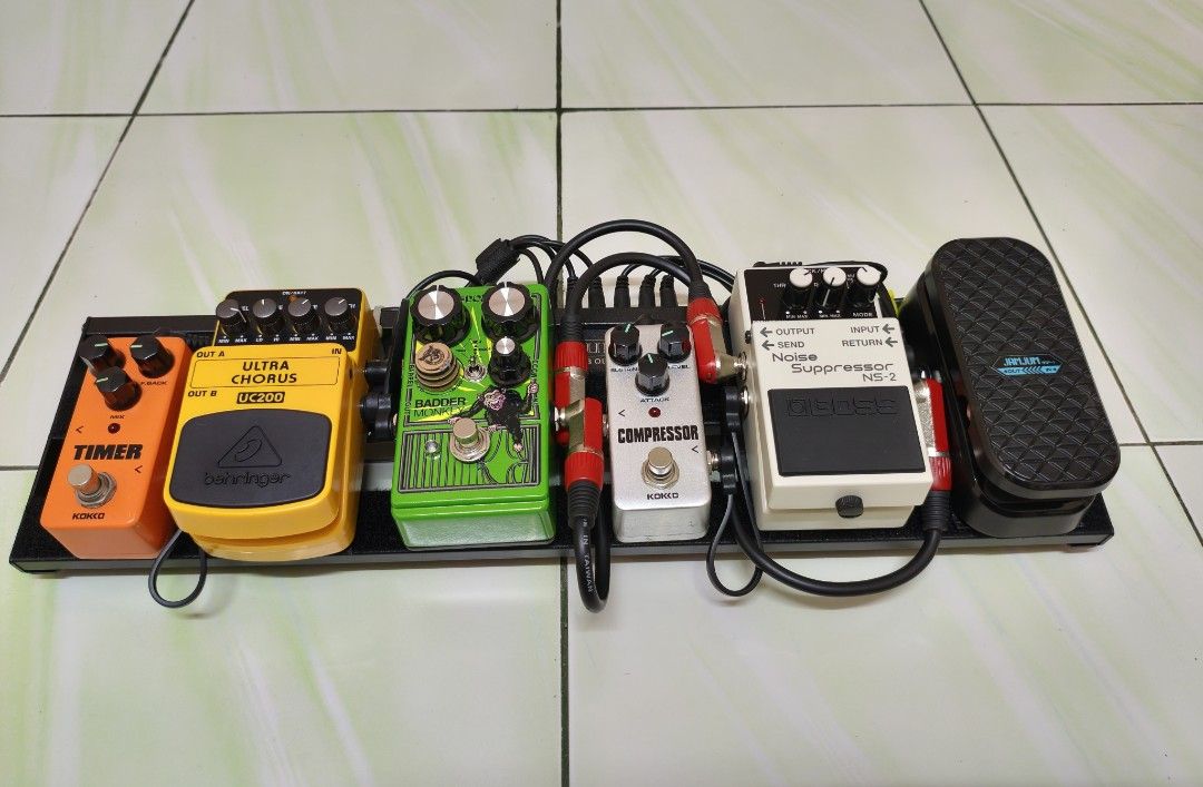 Stompbox set (Category: Musical Instruments) located in Ipoh. Submitted by kurtc80 (Listing ID 1464874482, Image 1). Description: set stompbox jauh bole pos.
