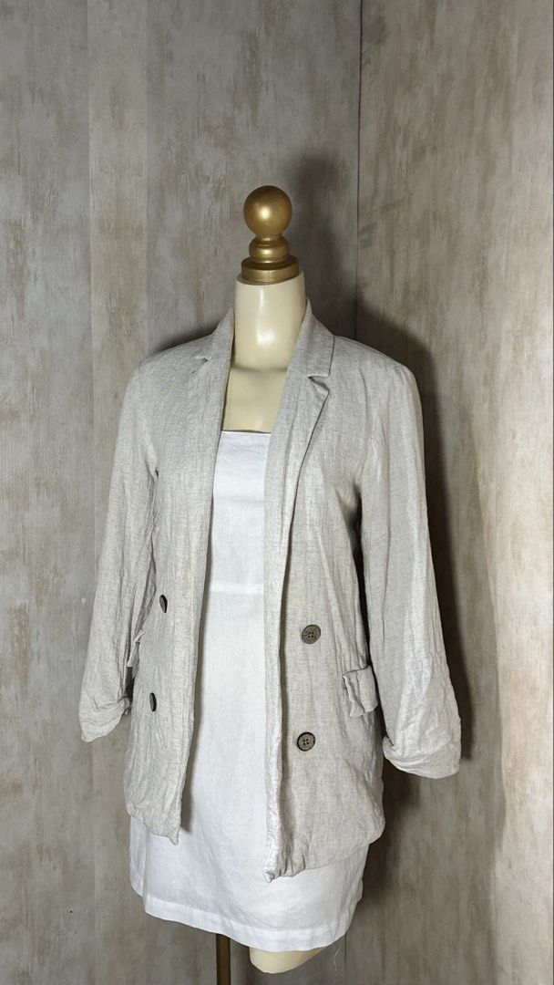 Stradivarius blazer (Category: Coats, Jackets and Outerwear) located in Dasmarinas. Submitted by lovemerit (Listing ID 1464876484, Image 1). Description: Can fit small to med So pretty! Hard to let go :(.