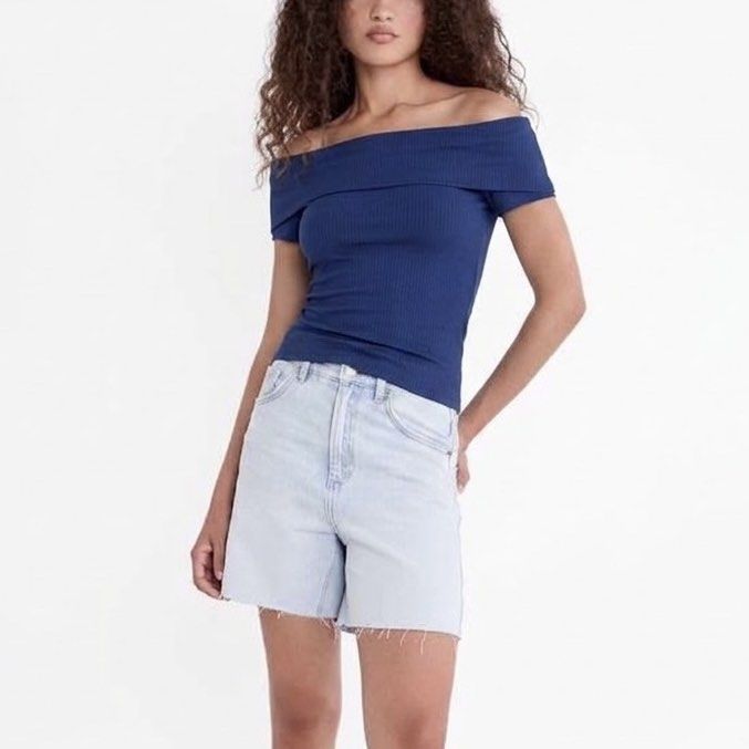 Stradivarius Blue Off-Shoulder Ribbed Top Size S (Category: Sleeveless) located in Marikina City. Submitted by lou.and.trio (Listing ID 1464891753, Image 1). Description: LAST PRICE AS POTED - Color: Navy blue - Material: Ribbed fabric - Condition: Washed but never worn.