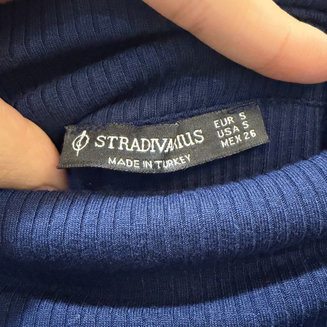 Stradivarius Blue Off-Shoulder Ribbed Top Size S (Category: Sleeveless) located in Marikina City. Submitted by lou.and.trio (Listing ID 1464891753, Image 3). Description: LAST PRICE AS POTED - Color: Navy blue - Material: Ribbed fabric - Condition: Washed but never worn.