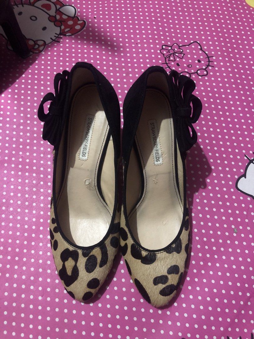 Strawberry fields made in japan (Category: Sandals) located in Bacolod City. Submitted by kristineparreno (Listing ID 1464808283, Image 1). Description: 38-39 950 OBO.