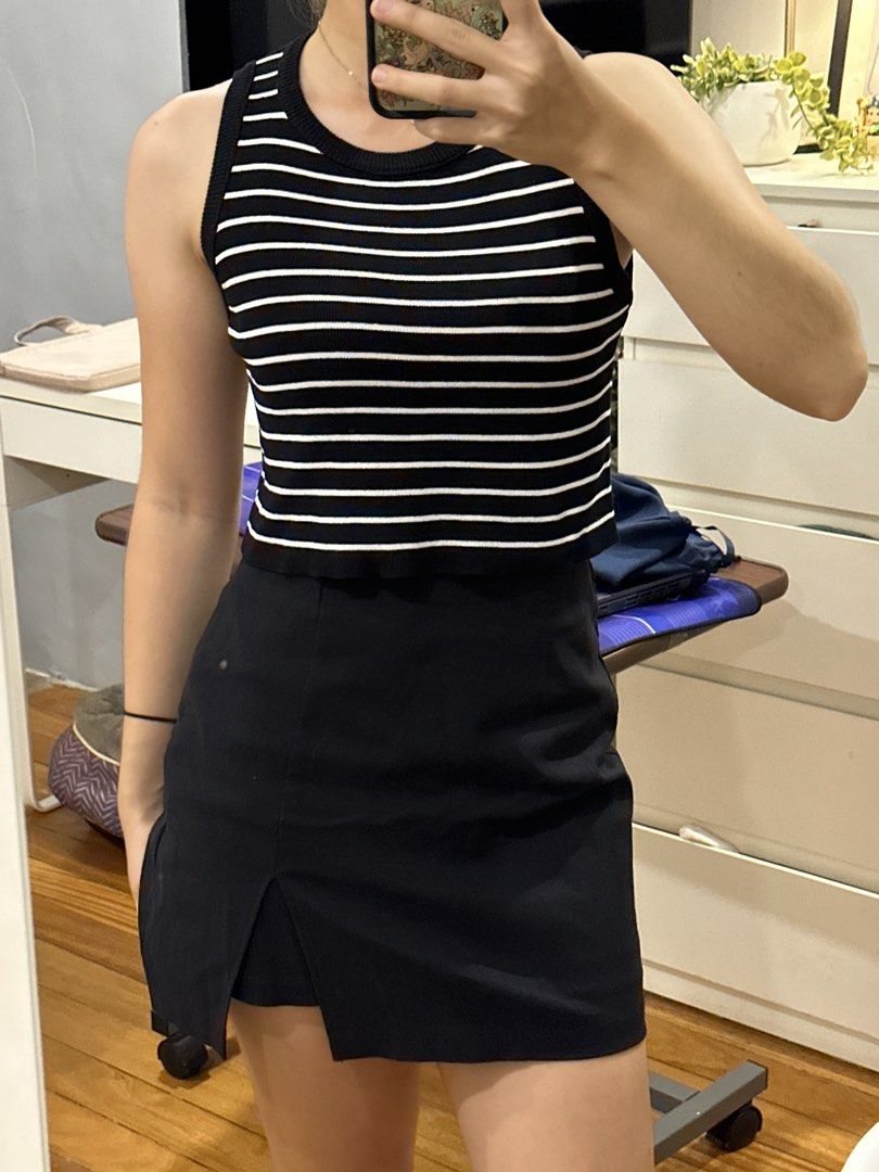 Stripes crop top (Category: Others Tops) located in Paranaque City. Submitted by celinegab (Listing ID 1464890206, Image 1). Description: 150 each.
