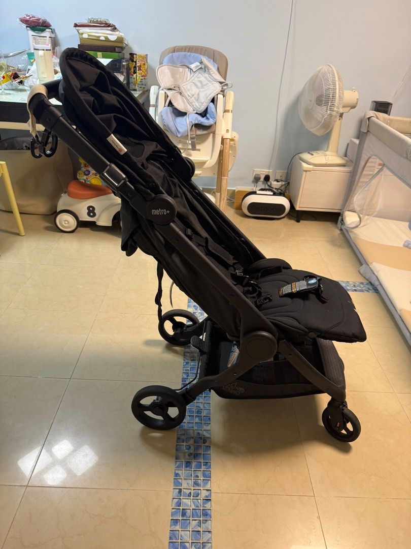 Strollers （分類：外出用品 - 嬰兒車）位於 Hong Kong。 由 bruceilc623 提交（商品編號 1464795103，圖片 3）。簡介： Slightly used strollers。