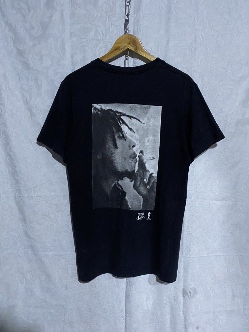 STUSSY BOB MARLEY(2) (Category: Tshirts & Polo Shirts ) located in Banga. Submitted by thriftingwithher (Listing ID 1464927970, Image 1). Description: 🛒𝗠𝗜𝗡𝗘 : ₱1650(AUTOMATICALLY YOURS!)✅ 📌 STUSSY BOB MARLEY(2)💎 (SOBRANG GANDA NETO SA PERSONAL❤️‍🔥) ◾DIMES: WIDTH 19 X LENGTH 27✨ ◾COMPLETE TAGS✨ ◾ISSUE: MINIMAL HAIRLINES BACK✨ ◾COLOR RATE: 9.5/10✨ ◾EXCELLENT CONDITION✅.
